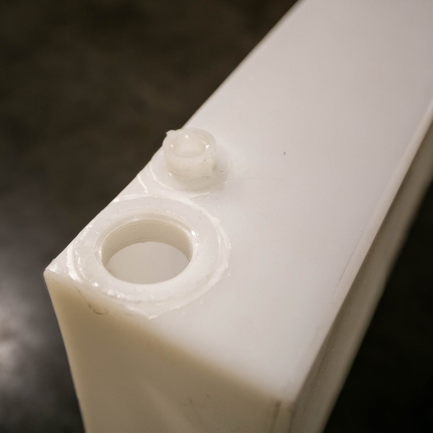 Truck Bed Bulkhead Water Tank - 12 gal