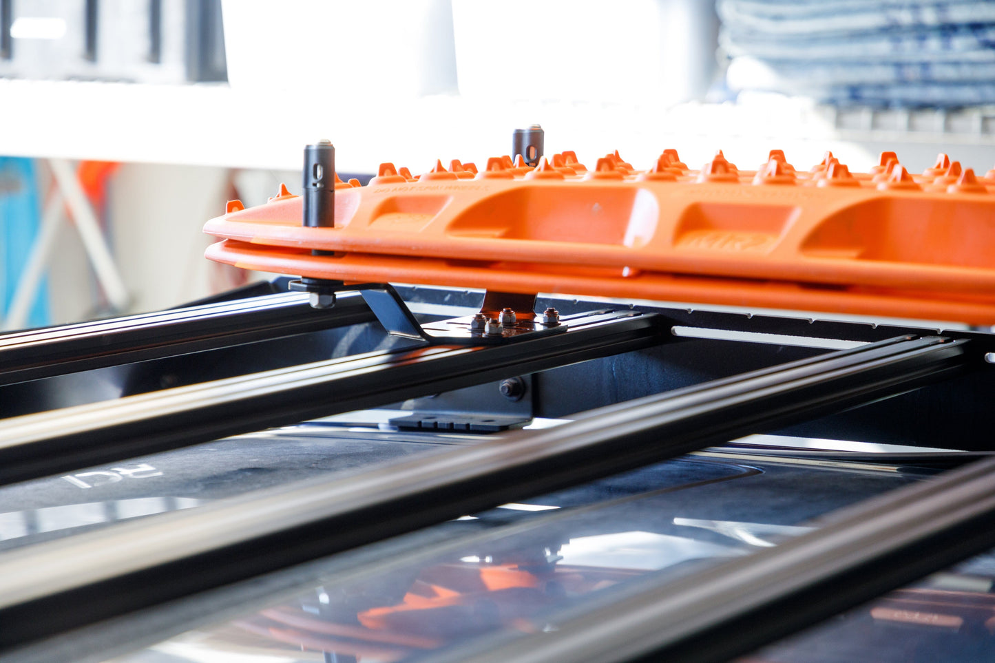 Overland Kitted Raised Boomerang MAXTRAX® Mount 2" Rise