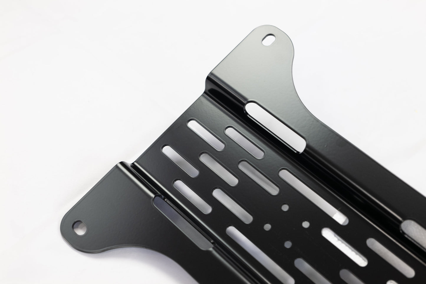 Overland Kitted Universal Mounting Plate for MAXTRAX® MKII and XTREME